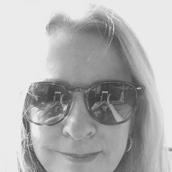 Meet your Posher, Patricia - Picture 1 of 1